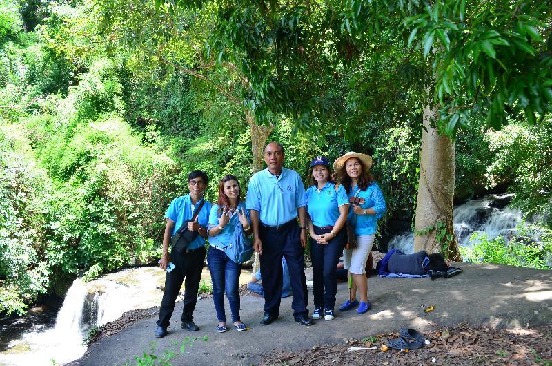 ภาพถ่าย ใช้ปุ่มลูกศร ซ้าย หรือ ขวา เลื่อนภาพถ่าย หรือปุ่มสามเหลี่ยมฉายภาพอัตโนมัติ  ถ้าต้องการบันทึกภาพ ใช้เมาส์คลิกขวาเลือกหัวข้อ  เป็นรูปภาพเป็น.. หรือ save as.. แสดงเต็มจอภาพ กุดปุ่ม F11 