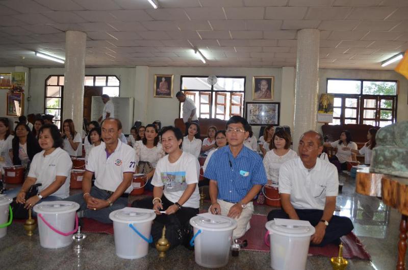 ภาพถ่าย ใช้ปุ่มลูกศร ซ้าย หรือ ขวา เลื่อนภาพถ่าย หรือปุ่มสามเหลี่ยมฉายภาพอัตโนมัติ  ถ้าต้องการบันทึกภาพ ใช้เมาส์คลิกขวาเลือกหัวข้อ  เป็นรูปภาพเป็น.. หรือ save as.. แสดงเต็มจอภาพ กุดปุ่ม F11 