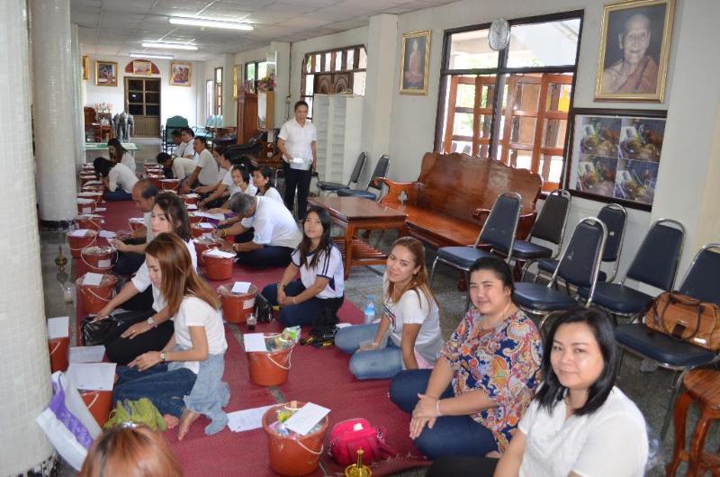 ภาพถ่าย ใช้ปุ่มลูกศร ซ้าย หรือ ขวา เลื่อนภาพถ่าย หรือปุ่มสามเหลี่ยมฉายภาพอัตโนมัติ  ถ้าต้องการบันทึกภาพ ใช้เมาส์คลิกขวาเลือกหัวข้อ  เป็นรูปภาพเป็น.. หรือ save as.. แสดงเต็มจอภาพ กุดปุ่ม F11 