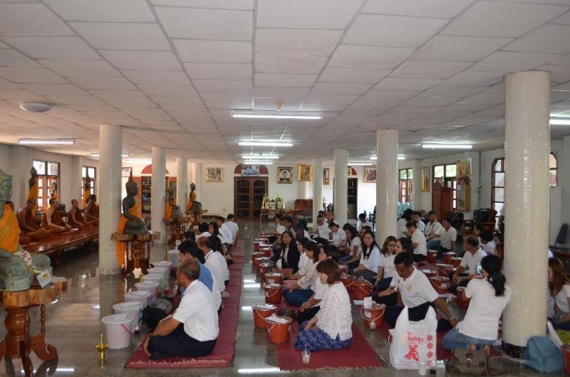 ภาพถ่าย ใช้ปุ่มลูกศร ซ้าย หรือ ขวา เลื่อนภาพถ่าย หรือปุ่มสามเหลี่ยมฉายภาพอัตโนมัติ  ถ้าต้องการบันทึกภาพ ใช้เมาส์คลิกขวาเลือกหัวข้อ  เป็นรูปภาพเป็น.. หรือ save as.. แสดงเต็มจอภาพ กุดปุ่ม F11 