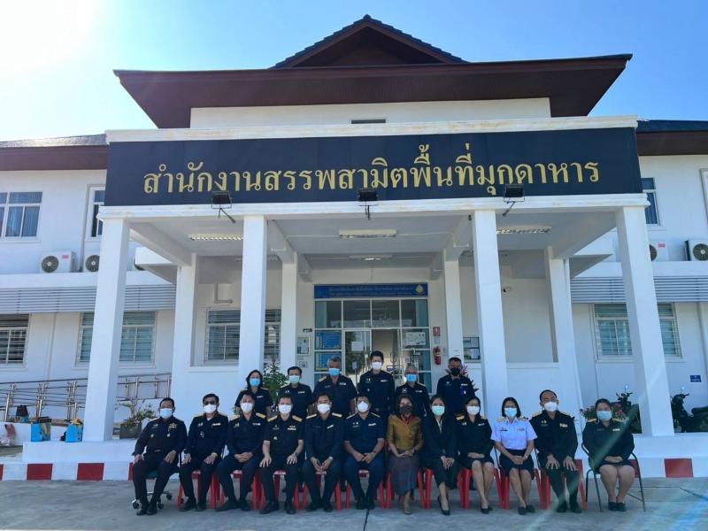 ภาพถ่าย ใช้ปุ่มลูกศร ซ้าย หรือ ขวา เลื่อนภาพถ่าย หรือปุ่มสามเหลี่ยมฉายภาพอัตโนมัติ  ถ้าต้องการบันทึกภาพ ใช้เมาส์คลิกขวาเลือกหัวข้อ  เป็นรูปภาพเป็น.. หรือ save as.. แสดงเต็มจอภาพ กุดปุ่ม F11 