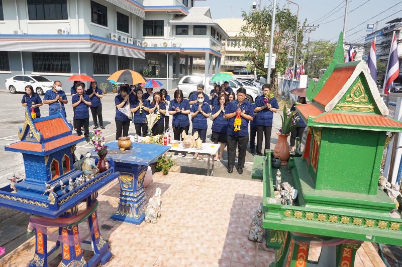 ภาพถ่าย ใช้ปุ่มลูกศร ซ้าย หรือ ขวา เลื่อนภาพถ่าย หรือปุ่มสามเหลี่ยมฉายภาพอัตโนมัติ  ถ้าต้องการบันทึกภาพ ใช้เมาส์คลิกขวาเลือกหัวข้อ  เป็นรูปภาพเป็น.. หรือ save as.. แสดงเต็มจอภาพ กุดปุ่ม F11 