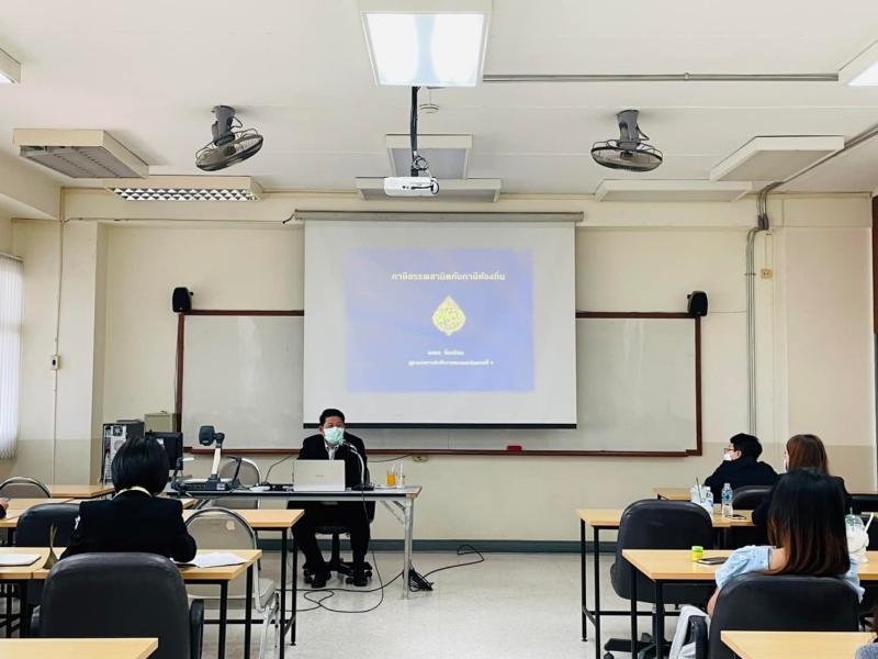 ภาพถ่าย ใช้ปุ่มลูกศร ซ้าย หรือ ขวา เลื่อนภาพถ่าย หรือปุ่มสามเหลี่ยมฉายภาพอัตโนมัติ  ถ้าต้องการบันทึกภาพ ใช้เมาส์คลิกขวาเลือกหัวข้อ  เป็นรูปภาพเป็น.. หรือ save as.. แสดงเต็มจอภาพ กุดปุ่ม F11 