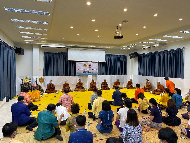 ภาพถ่าย ใช้ปุ่มลูกศร ซ้าย หรือ ขวา เลื่อนภาพถ่าย หรือปุ่มสามเหลี่ยมฉายภาพอัตโนมัติ  ถ้าต้องการบันทึกภาพ ใช้เมาส์คลิกขวาเลือกหัวข้อ  เป็นรูปภาพเป็น.. หรือ save as.. แสดงเต็มจอภาพ กุดปุ่ม F11 