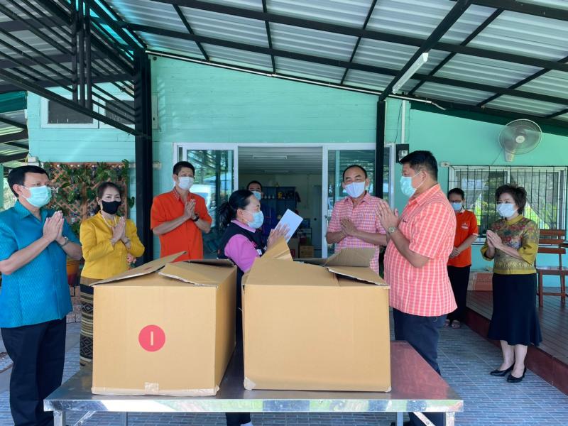 ภาพถ่าย ใช้ปุ่มลูกศร ซ้าย หรือ ขวา เลื่อนภาพถ่าย หรือปุ่มสามเหลี่ยมฉายภาพอัตโนมัติ  ถ้าต้องการบันทึกภาพ ใช้เมาส์คลิกขวาเลือกหัวข้อ  เป็นรูปภาพเป็น.. หรือ save as.. แสดงเต็มจอภาพ กุดปุ่ม F11 