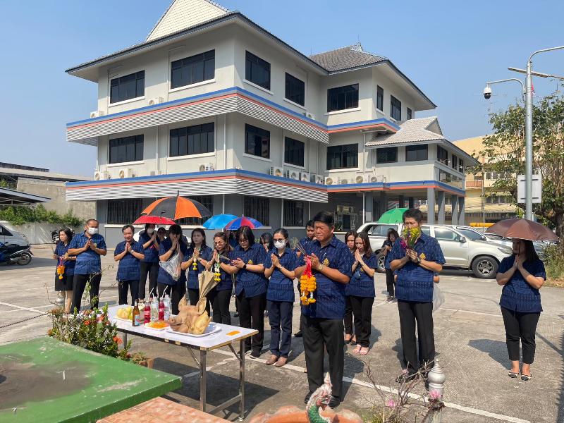 ภาพถ่าย ใช้ปุ่มลูกศร ซ้าย หรือ ขวา เลื่อนภาพถ่าย หรือปุ่มสามเหลี่ยมฉายภาพอัตโนมัติ  ถ้าต้องการบันทึกภาพ ใช้เมาส์คลิกขวาเลือกหัวข้อ  เป็นรูปภาพเป็น.. หรือ save as.. แสดงเต็มจอภาพ กุดปุ่ม F11 