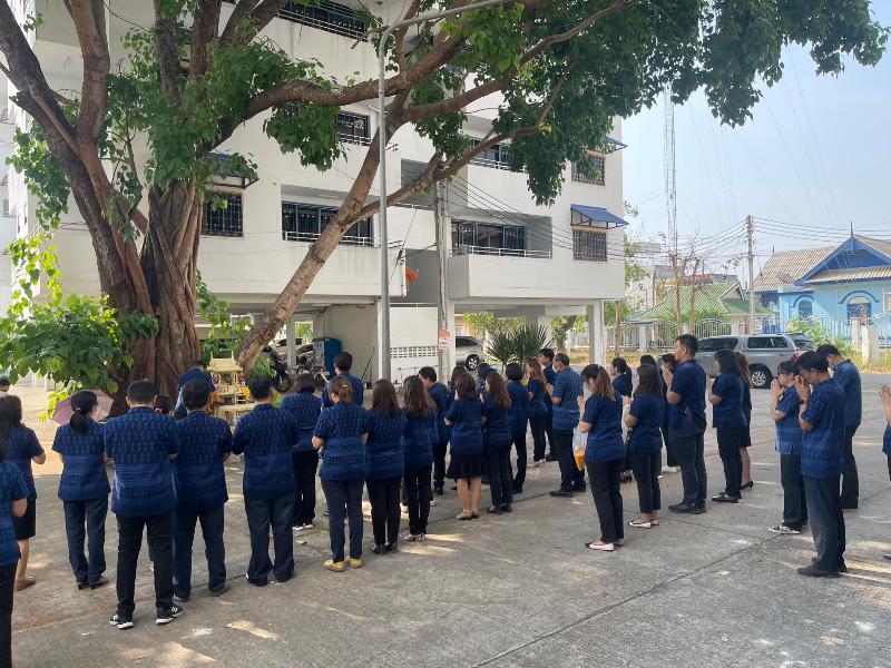 ภาพถ่าย ใช้ปุ่มลูกศร ซ้าย หรือ ขวา เลื่อนภาพถ่าย หรือปุ่มสามเหลี่ยมฉายภาพอัตโนมัติ  ถ้าต้องการบันทึกภาพ ใช้เมาส์คลิกขวาเลือกหัวข้อ  เป็นรูปภาพเป็น.. หรือ save as.. แสดงเต็มจอภาพ กุดปุ่ม F11 