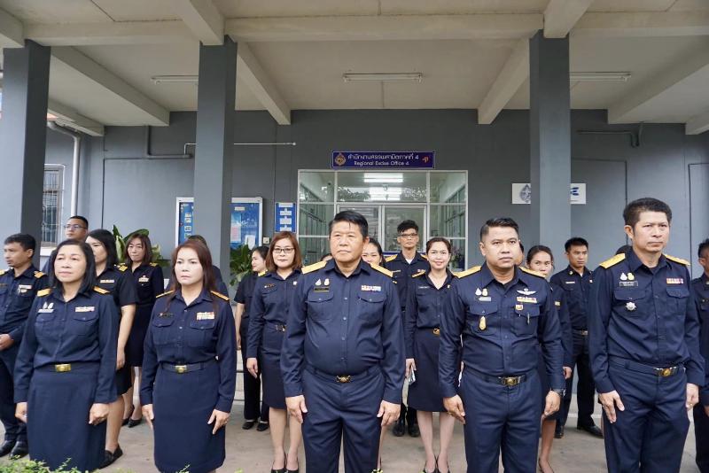 ภาพถ่าย ใช้ปุ่มลูกศร ซ้าย หรือ ขวา เลื่อนภาพถ่าย หรือปุ่มสามเหลี่ยมฉายภาพอัตโนมัติ  ถ้าต้องการบันทึกภาพ ใช้เมาส์คลิกขวาเลือกหัวข้อ  เป็นรูปภาพเป็น.. หรือ save as.. แสดงเต็มจอภาพ กุดปุ่ม F11 