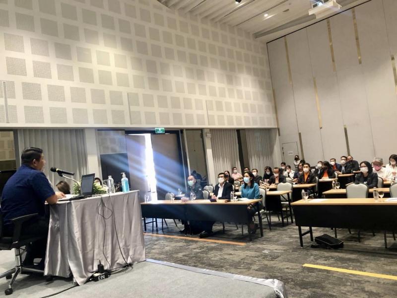 ภาพถ่าย ใช้ปุ่มลูกศร ซ้าย หรือ ขวา เลื่อนภาพถ่าย หรือปุ่มสามเหลี่ยมฉายภาพอัตโนมัติ  ถ้าต้องการบันทึกภาพ ใช้เมาส์คลิกขวาเลือกหัวข้อ  เป็นรูปภาพเป็น.. หรือ save as.. แสดงเต็มจอภาพ กุดปุ่ม F11 