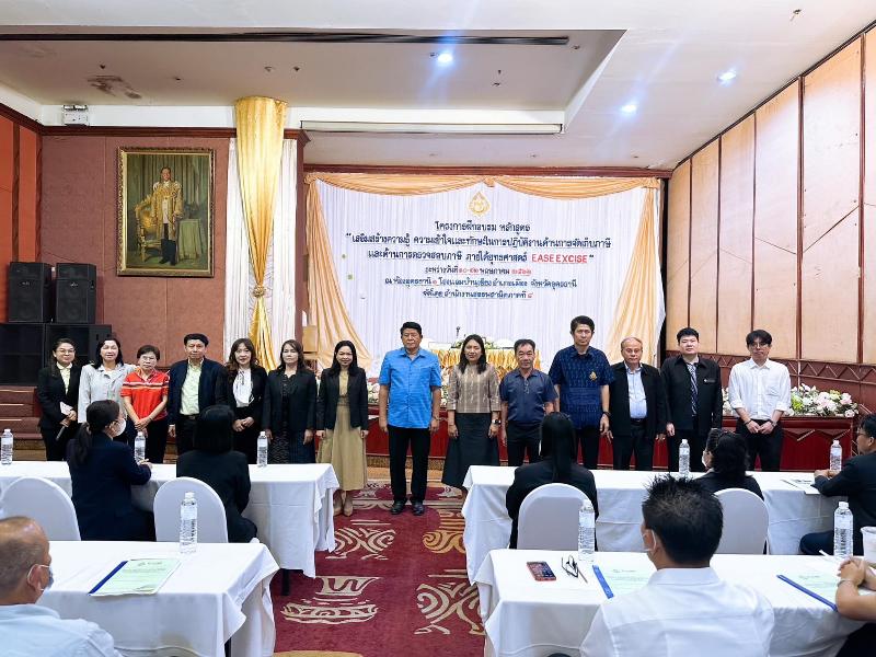 ภาพถ่าย ใช้ปุ่มลูกศร ซ้าย หรือ ขวา เลื่อนภาพถ่าย หรือปุ่มสามเหลี่ยมฉายภาพอัตโนมัติ  ถ้าต้องการบันทึกภาพ ใช้เมาส์คลิกขวาเลือกหัวข้อ  เป็นรูปภาพเป็น.. หรือ save as.. แสดงเต็มจอภาพ กุดปุ่ม F11 