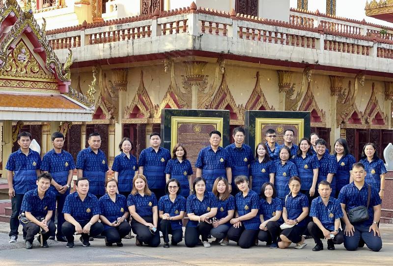 ภาพถ่าย ใช้ปุ่มลูกศร ซ้าย หรือ ขวา เลื่อนภาพถ่าย หรือปุ่มสามเหลี่ยมฉายภาพอัตโนมัติ  ถ้าต้องการบันทึกภาพ ใช้เมาส์คลิกขวาเลือกหัวข้อ  เป็นรูปภาพเป็น.. หรือ save as.. แสดงเต็มจอภาพ กุดปุ่ม F11 