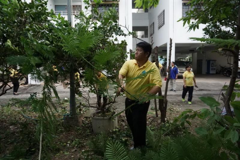 ภาพถ่าย ใช้ปุ่มลูกศร ซ้าย หรือ ขวา เลื่อนภาพถ่าย หรือปุ่มสามเหลี่ยมฉายภาพอัตโนมัติ  ถ้าต้องการบันทึกภาพ ใช้เมาส์คลิกขวาเลือกหัวข้อ  เป็นรูปภาพเป็น.. หรือ save as.. แสดงเต็มจอภาพ กุดปุ่ม F11 