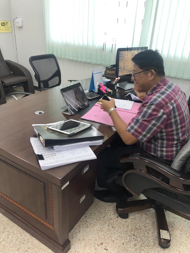 ภาพถ่าย ใช้ปุ่มลูกศร ซ้าย หรือ ขวา เลื่อนภาพถ่าย หรือปุ่มสามเหลี่ยมฉายภาพอัตโนมัติ  ถ้าต้องการบันทึกภาพ ใช้เมาส์คลิกขวาเลือกหัวข้อ  เป็นรูปภาพเป็น.. หรือ save as.. แสดงเต็มจอภาพ กุดปุ่ม F11 