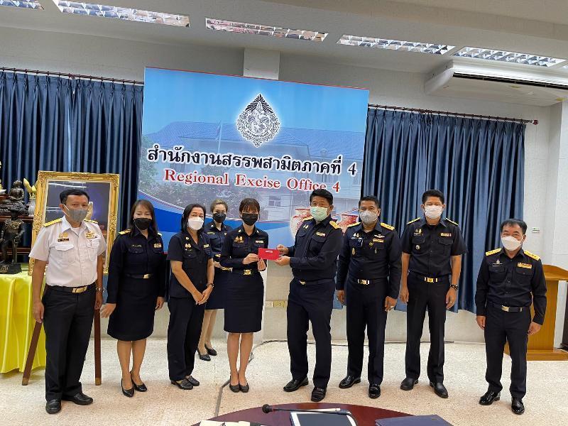 ภาพถ่าย ใช้ปุ่มลูกศร ซ้าย หรือ ขวา เลื่อนภาพถ่าย หรือปุ่มสามเหลี่ยมฉายภาพอัตโนมัติ  ถ้าต้องการบันทึกภาพ ใช้เมาส์คลิกขวาเลือกหัวข้อ  เป็นรูปภาพเป็น.. หรือ save as.. แสดงเต็มจอภาพ กุดปุ่ม F11 