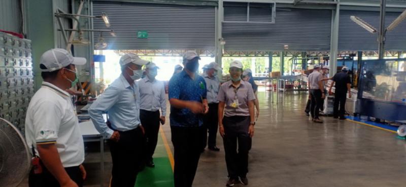 ภาพถ่าย ใช้ปุ่มลูกศร ซ้าย หรือ ขวา เลื่อนภาพถ่าย หรือปุ่มสามเหลี่ยมฉายภาพอัตโนมัติ  ถ้าต้องการบันทึกภาพ ใช้เมาส์คลิกขวาเลือกหัวข้อ  เป็นรูปภาพเป็น.. หรือ save as.. แสดงเต็มจอภาพ กุดปุ่ม F11 