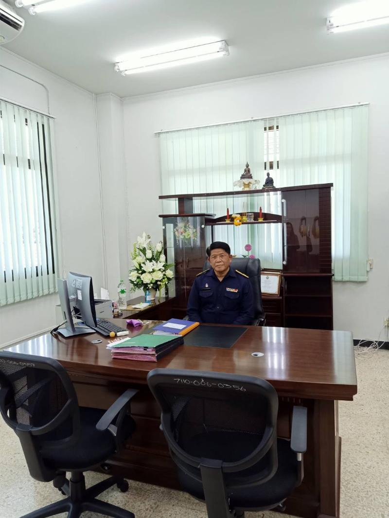 ภาพถ่าย ใช้ปุ่มลูกศร ซ้าย หรือ ขวา เลื่อนภาพถ่าย หรือปุ่มสามเหลี่ยมฉายภาพอัตโนมัติ  ถ้าต้องการบันทึกภาพ ใช้เมาส์คลิกขวาเลือกหัวข้อ  เป็นรูปภาพเป็น.. หรือ save as.. แสดงเต็มจอภาพ กุดปุ่ม F11 