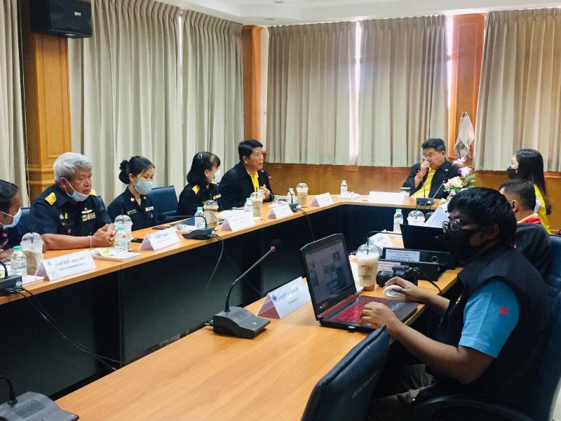 ภาพถ่าย ใช้ปุ่มลูกศร ซ้าย หรือ ขวา เลื่อนภาพถ่าย หรือปุ่มสามเหลี่ยมฉายภาพอัตโนมัติ  ถ้าต้องการบันทึกภาพ ใช้เมาส์คลิกขวาเลือกหัวข้อ  เป็นรูปภาพเป็น.. หรือ save as.. แสดงเต็มจอภาพ กุดปุ่ม F11 