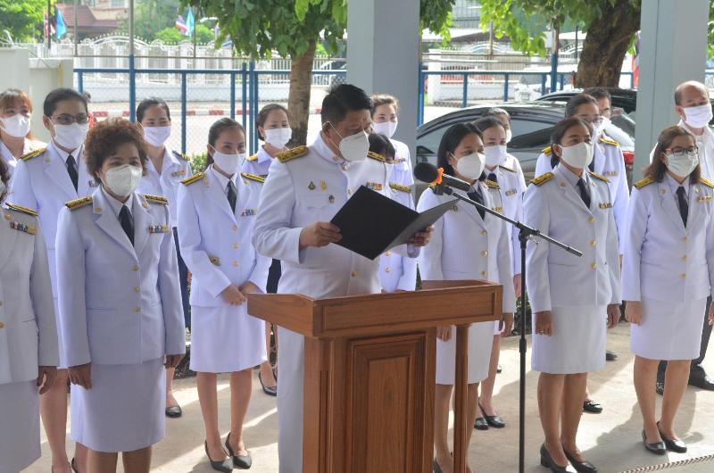 ภาพถ่าย ใช้ปุ่มลูกศร ซ้าย หรือ ขวา เลื่อนภาพถ่าย หรือปุ่มสามเหลี่ยมฉายภาพอัตโนมัติ  ถ้าต้องการบันทึกภาพ ใช้เมาส์คลิกขวาเลือกหัวข้อ  เป็นรูปภาพเป็น.. หรือ save as.. แสดงเต็มจอภาพ กุดปุ่ม F11 