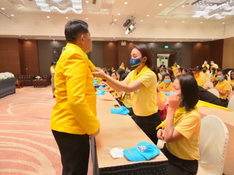 ภาพถ่าย ใช้ปุ่มลูกศร ซ้าย หรือ ขวา เลื่อนภาพถ่าย หรือปุ่มสามเหลี่ยมฉายภาพอัตโนมัติ  ถ้าต้องการบันทึกภาพ ใช้เมาส์คลิกขวาเลือกหัวข้อ  เป็นรูปภาพเป็น.. หรือ save as.. แสดงเต็มจอภาพ กุดปุ่ม F11 