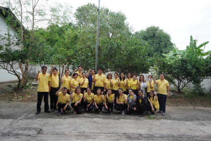 ภาพถ่าย ใช้ปุ่มลูกศร ซ้าย หรือ ขวา เลื่อนภาพถ่าย หรือปุ่มสามเหลี่ยมฉายภาพอัตโนมัติ  ถ้าต้องการบันทึกภาพ ใช้เมาส์คลิกขวาเลือกหัวข้อ  เป็นรูปภาพเป็น.. หรือ save as.. แสดงเต็มจอภาพ กุดปุ่ม F11 