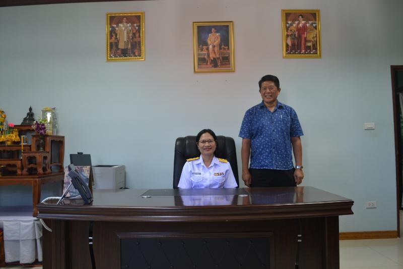 ภาพถ่าย ใช้ปุ่มลูกศร ซ้าย หรือ ขวา เลื่อนภาพถ่าย หรือปุ่มสามเหลี่ยมฉายภาพอัตโนมัติ  ถ้าต้องการบันทึกภาพ ใช้เมาส์คลิกขวาเลือกหัวข้อ  เป็นรูปภาพเป็น.. หรือ save as.. แสดงเต็มจอภาพ กุดปุ่ม F11 