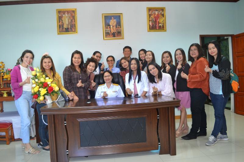 ภาพถ่าย ใช้ปุ่มลูกศร ซ้าย หรือ ขวา เลื่อนภาพถ่าย หรือปุ่มสามเหลี่ยมฉายภาพอัตโนมัติ  ถ้าต้องการบันทึกภาพ ใช้เมาส์คลิกขวาเลือกหัวข้อ  เป็นรูปภาพเป็น.. หรือ save as.. แสดงเต็มจอภาพ กุดปุ่ม F11 