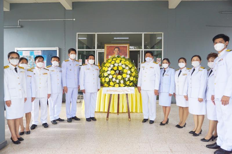 ภาพถ่าย ใช้ปุ่มลูกศร ซ้าย หรือ ขวา เลื่อนภาพถ่าย หรือปุ่มสามเหลี่ยมฉายภาพอัตโนมัติ  ถ้าต้องการบันทึกภาพ ใช้เมาส์คลิกขวาเลือกหัวข้อ  เป็นรูปภาพเป็น.. หรือ save as.. แสดงเต็มจอภาพ กุดปุ่ม F11 