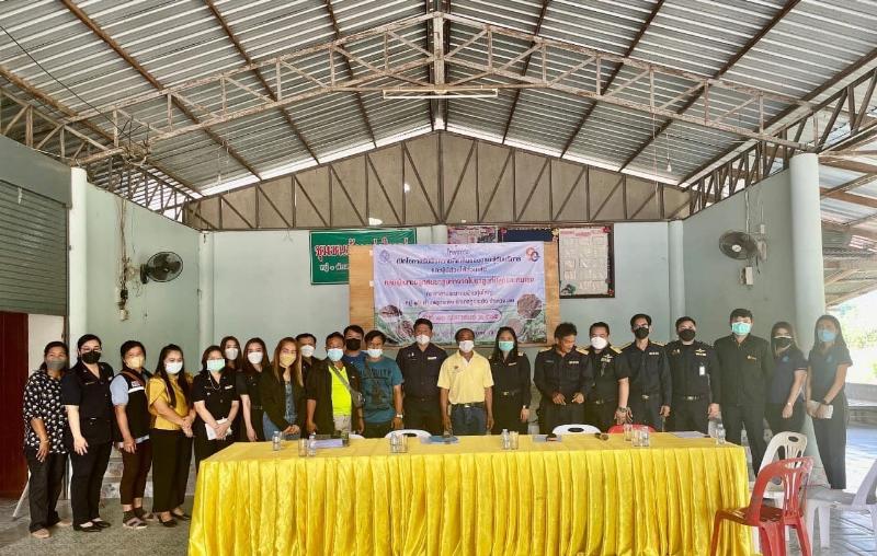 ภาพถ่าย ใช้ปุ่มลูกศร ซ้าย หรือ ขวา เลื่อนภาพถ่าย หรือปุ่มสามเหลี่ยมฉายภาพอัตโนมัติ  ถ้าต้องการบันทึกภาพ ใช้เมาส์คลิกขวาเลือกหัวข้อ  เป็นรูปภาพเป็น.. หรือ save as.. แสดงเต็มจอภาพ กุดปุ่ม F11 