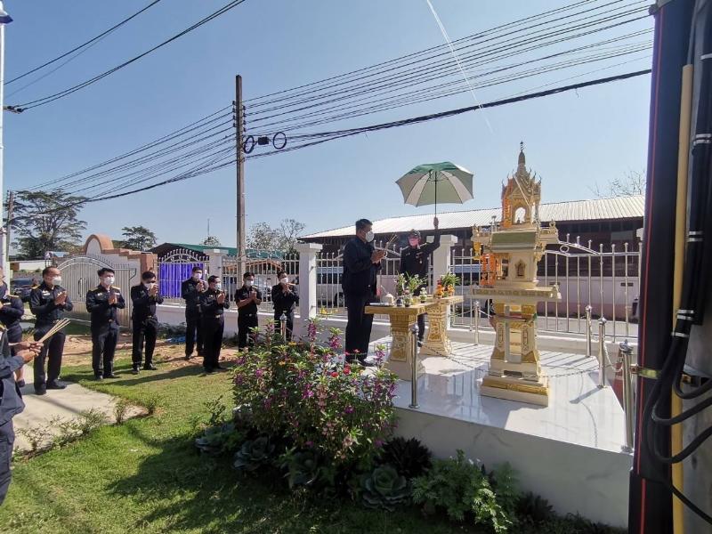 ภาพถ่าย ใช้ปุ่มลูกศร ซ้าย หรือ ขวา เลื่อนภาพถ่าย หรือปุ่มสามเหลี่ยมฉายภาพอัตโนมัติ  ถ้าต้องการบันทึกภาพ ใช้เมาส์คลิกขวาเลือกหัวข้อ  เป็นรูปภาพเป็น.. หรือ save as.. แสดงเต็มจอภาพ กุดปุ่ม F11 