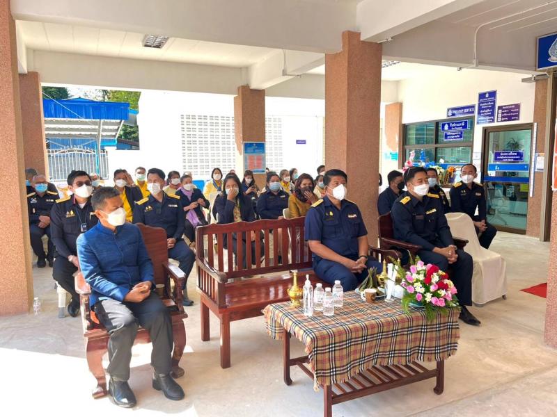 ภาพถ่าย ใช้ปุ่มลูกศร ซ้าย หรือ ขวา เลื่อนภาพถ่าย หรือปุ่มสามเหลี่ยมฉายภาพอัตโนมัติ  ถ้าต้องการบันทึกภาพ ใช้เมาส์คลิกขวาเลือกหัวข้อ  เป็นรูปภาพเป็น.. หรือ save as.. แสดงเต็มจอภาพ กุดปุ่ม F11 