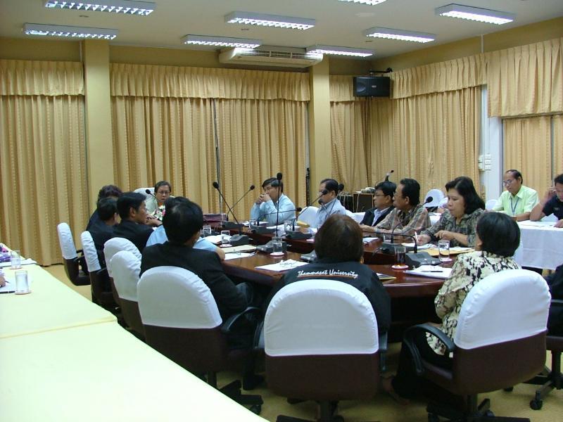 ภาพถ่าย ใช้ปุ่มลูกศร ซ้าย หรือ ขวา เลื่อนภาพถ่าย หรือปุ่มสามเหลี่ยมฉายภาพอัตโนมัติ  ถ้าต้องการบันทึกภาพ ใช้เมาส์คลิกขวาเลือกหัวข้อ  เป็นรูปภาพเป็น.. หรือ save as.. แสดงเต็มจอภาพ กุดปุ่ม F11 