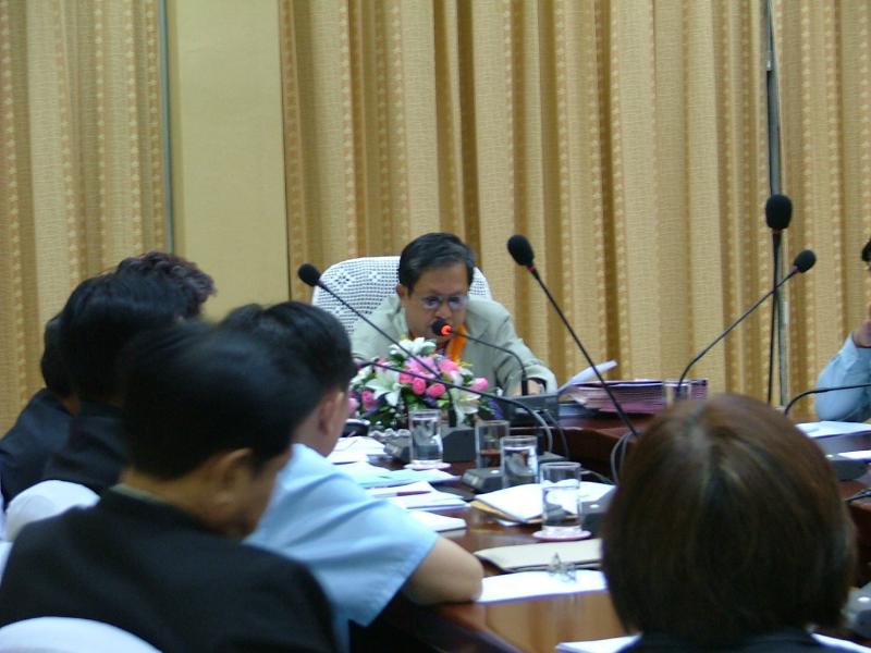 ภาพถ่าย ใช้ปุ่มลูกศร ซ้าย หรือ ขวา เลื่อนภาพถ่าย หรือปุ่มสามเหลี่ยมฉายภาพอัตโนมัติ  ถ้าต้องการบันทึกภาพ ใช้เมาส์คลิกขวาเลือกหัวข้อ  เป็นรูปภาพเป็น.. หรือ save as.. แสดงเต็มจอภาพ กุดปุ่ม F11 