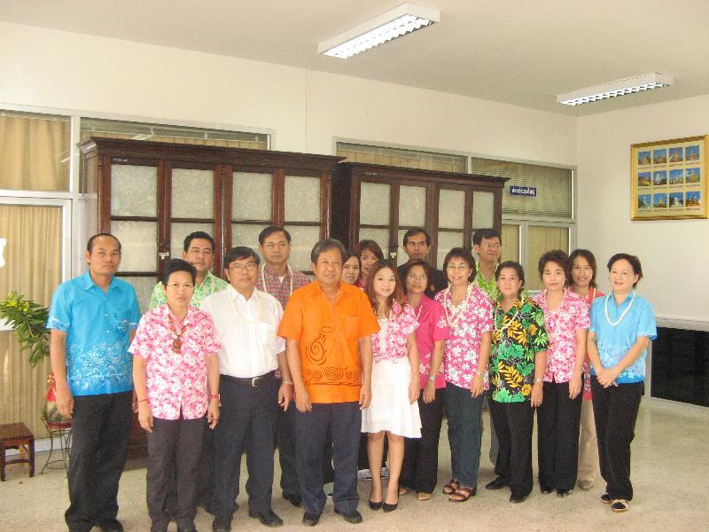 ภาพถ่าย ใช้ปุ่มลูกศร ซ้าย หรือ ขวา เลื่อนภาพถ่าย หรือปุ่มสามเหลี่ยมฉายภาพอัตโนมัติ  ถ้าต้องการบันทึกภาพ ใช้เมาส์คลิกขวาเลือกหัวข้อ  เป็นรูปภาพเป็น.. หรือ save as.. แสดงเต็มจอภาพ กุดปุ่ม F11 