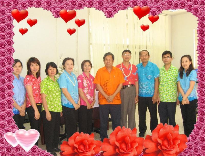 ภาพถ่าย ใช้ปุ่มลูกศร ซ้าย หรือ ขวา เลื่อนภาพถ่าย หรือปุ่มสามเหลี่ยมฉายภาพอัตโนมัติ  ถ้าต้องการบันทึกภาพ ใช้เมาส์คลิกขวาเลือกหัวข้อ  เป็นรูปภาพเป็น.. หรือ save as.. แสดงเต็มจอภาพ กุดปุ่ม F11 