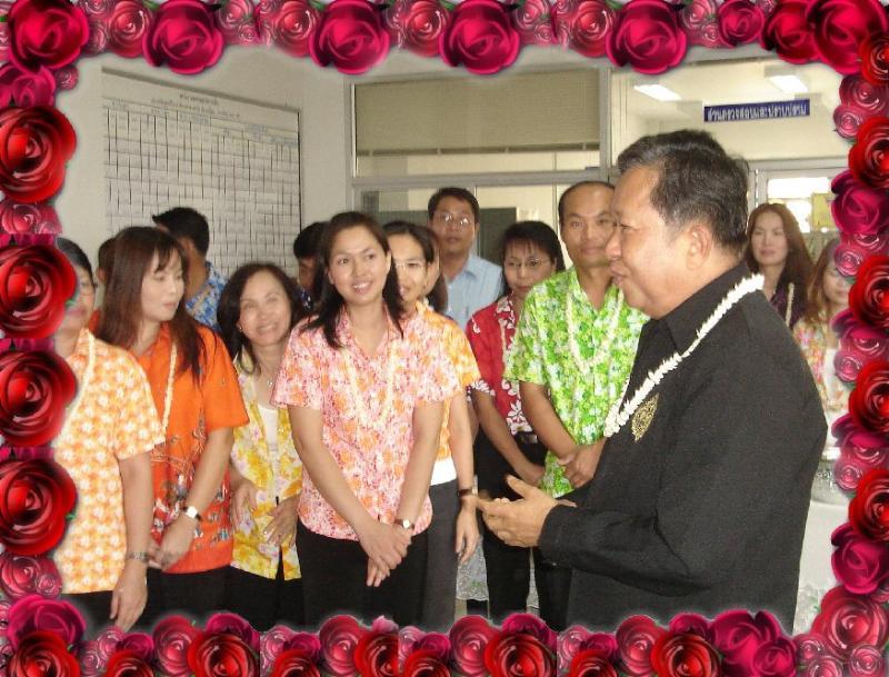 ภาพถ่าย ใช้ปุ่มลูกศร ซ้าย หรือ ขวา เลื่อนภาพถ่าย หรือปุ่มสามเหลี่ยมฉายภาพอัตโนมัติ  ถ้าต้องการบันทึกภาพ ใช้เมาส์คลิกขวาเลือกหัวข้อ  เป็นรูปภาพเป็น.. หรือ save as.. แสดงเต็มจอภาพ กุดปุ่ม F11 