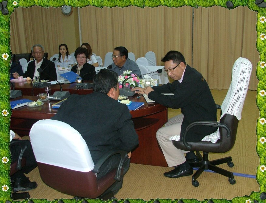 ภาพถ่าย ใช้ปุ่มลูกศร ซ้าย หรือ ขวา เลื่อนภาพถ่าย หรือปุ่มสามเหลี่ยมฉายภาพอัตโนมัติ  ถ้าต้องการบันทึกภาพ ใช้เมาส์คลิกขวาเลือกหัวข้อ  เป็นรูปภาพเป็น.. หรือ save as.. แสดงเต็มจอภาพ กุดปุ่ม F11 