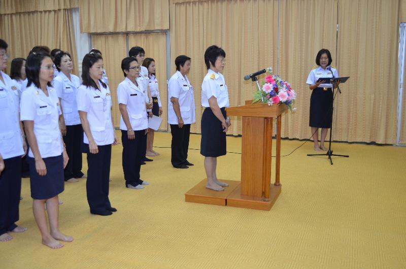 ภาพถ่าย ใช้ปุ่มลูกศร ซ้าย หรือ ขวา เลื่อนภาพถ่าย หรือปุ่มสามเหลี่ยมฉายภาพอัตโนมัติ  ถ้าต้องการบันทึกภาพ ใช้เมาส์คลิกขวาเลือกหัวข้อ  เป็นรูปภาพเป็น.. หรือ save as.. แสดงเต็มจอภาพ กุดปุ่ม F11 