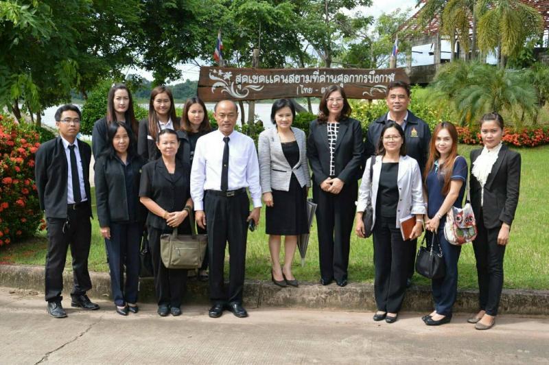 ภาพถ่าย ใช้ปุ่มลูกศร ซ้าย หรือ ขวา เลื่อนภาพถ่าย หรือปุ่มสามเหลี่ยมฉายภาพอัตโนมัติ  ถ้าต้องการบันทึกภาพ ใช้เมาส์คลิกขวาเลือกหัวข้อ  เป็นรูปภาพเป็น.. หรือ save as.. แสดงเต็มจอภาพ กุดปุ่ม F11 