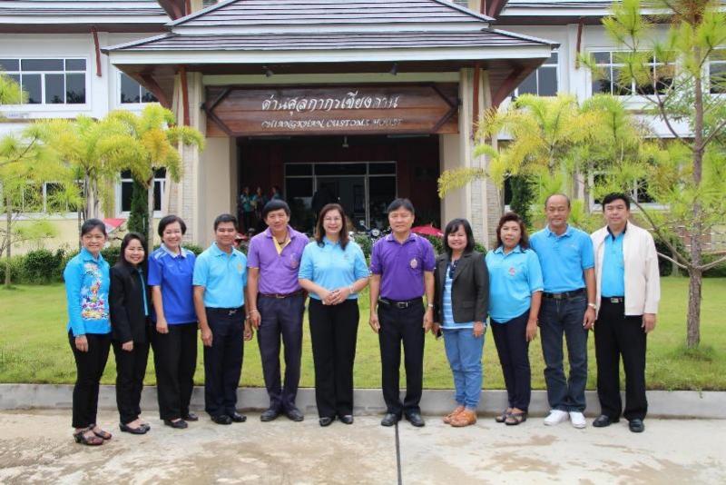 ภาพถ่าย ใช้ปุ่มลูกศร ซ้าย หรือ ขวา เลื่อนภาพถ่าย หรือปุ่มสามเหลี่ยมฉายภาพอัตโนมัติ  ถ้าต้องการบันทึกภาพ ใช้เมาส์คลิกขวาเลือกหัวข้อ  เป็นรูปภาพเป็น.. หรือ save as.. แสดงเต็มจอภาพ กุดปุ่ม F11 