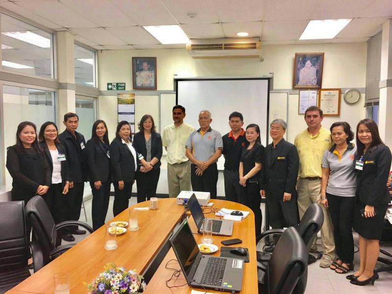 ภาพถ่าย ใช้ปุ่มลูกศร ซ้าย หรือ ขวา เลื่อนภาพถ่าย หรือปุ่มสามเหลี่ยมฉายภาพอัตโนมัติ  ถ้าต้องการบันทึกภาพ ใช้เมาส์คลิกขวาเลือกหัวข้อ  เป็นรูปภาพเป็น.. หรือ save as.. แสดงเต็มจอภาพ กุดปุ่ม F11 