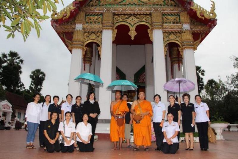 ภาพถ่าย ใช้ปุ่มลูกศร ซ้าย หรือ ขวา เลื่อนภาพถ่าย หรือปุ่มสามเหลี่ยมฉายภาพอัตโนมัติ  ถ้าต้องการบันทึกภาพ ใช้เมาส์คลิกขวาเลือกหัวข้อ  เป็นรูปภาพเป็น.. หรือ save as.. แสดงเต็มจอภาพ กุดปุ่ม F11 