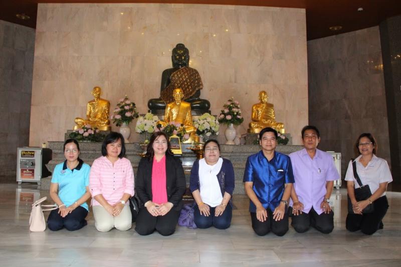 ภาพถ่าย ใช้ปุ่มลูกศร ซ้าย หรือ ขวา เลื่อนภาพถ่าย หรือปุ่มสามเหลี่ยมฉายภาพอัตโนมัติ  ถ้าต้องการบันทึกภาพ ใช้เมาส์คลิกขวาเลือกหัวข้อ  เป็นรูปภาพเป็น.. หรือ save as.. แสดงเต็มจอภาพ กุดปุ่ม F11 