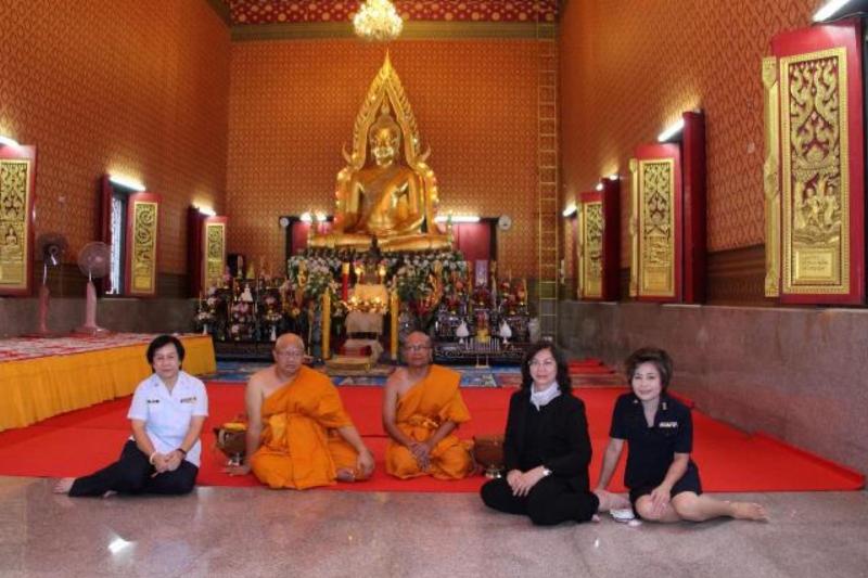 ภาพถ่าย ใช้ปุ่มลูกศร ซ้าย หรือ ขวา เลื่อนภาพถ่าย หรือปุ่มสามเหลี่ยมฉายภาพอัตโนมัติ  ถ้าต้องการบันทึกภาพ ใช้เมาส์คลิกขวาเลือกหัวข้อ  เป็นรูปภาพเป็น.. หรือ save as.. แสดงเต็มจอภาพ กุดปุ่ม F11 