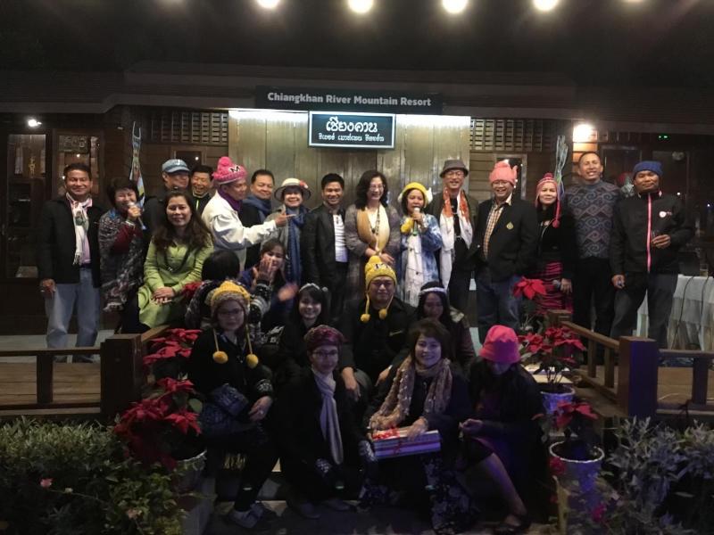 ภาพถ่าย ใช้ปุ่มลูกศร ซ้าย หรือ ขวา เลื่อนภาพถ่าย หรือปุ่มสามเหลี่ยมฉายภาพอัตโนมัติ  ถ้าต้องการบันทึกภาพ ใช้เมาส์คลิกขวาเลือกหัวข้อ  เป็นรูปภาพเป็น.. หรือ save as.. แสดงเต็มจอภาพ กุดปุ่ม F11 