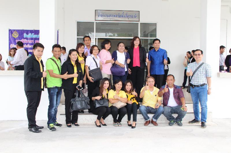 ภาพถ่าย ใช้ปุ่มลูกศร ซ้าย หรือ ขวา เลื่อนภาพถ่าย หรือปุ่มสามเหลี่ยมฉายภาพอัตโนมัติ  ถ้าต้องการบันทึกภาพ ใช้เมาส์คลิกขวาเลือกหัวข้อ  เป็นรูปภาพเป็น.. หรือ save as.. แสดงเต็มจอภาพ กุดปุ่ม F11 