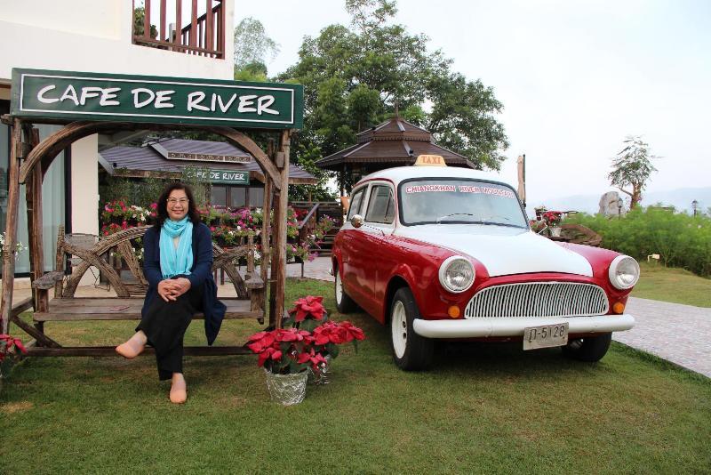 ภาพถ่าย ใช้ปุ่มลูกศร ซ้าย หรือ ขวา เลื่อนภาพถ่าย หรือปุ่มสามเหลี่ยมฉายภาพอัตโนมัติ  ถ้าต้องการบันทึกภาพ ใช้เมาส์คลิกขวาเลือกหัวข้อ  เป็นรูปภาพเป็น.. หรือ save as.. แสดงเต็มจอภาพ กุดปุ่ม F11 