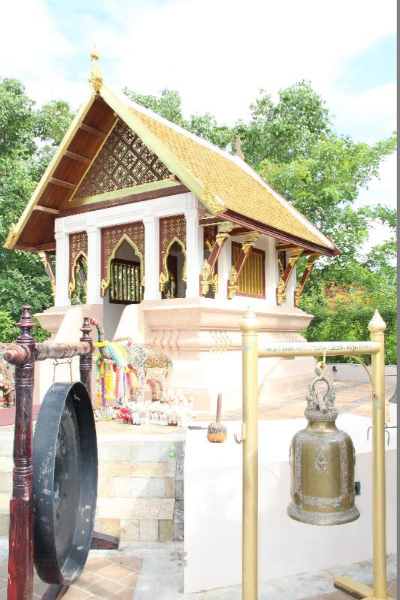 ภาพถ่าย ใช้ปุ่มลูกศร ซ้าย หรือ ขวา เลื่อนภาพถ่าย หรือปุ่มสามเหลี่ยมฉายภาพอัตโนมัติ  ถ้าต้องการบันทึกภาพ ใช้เมาส์คลิกขวาเลือกหัวข้อ  เป็นรูปภาพเป็น.. หรือ save as.. แสดงเต็มจอภาพ กุดปุ่ม F11 