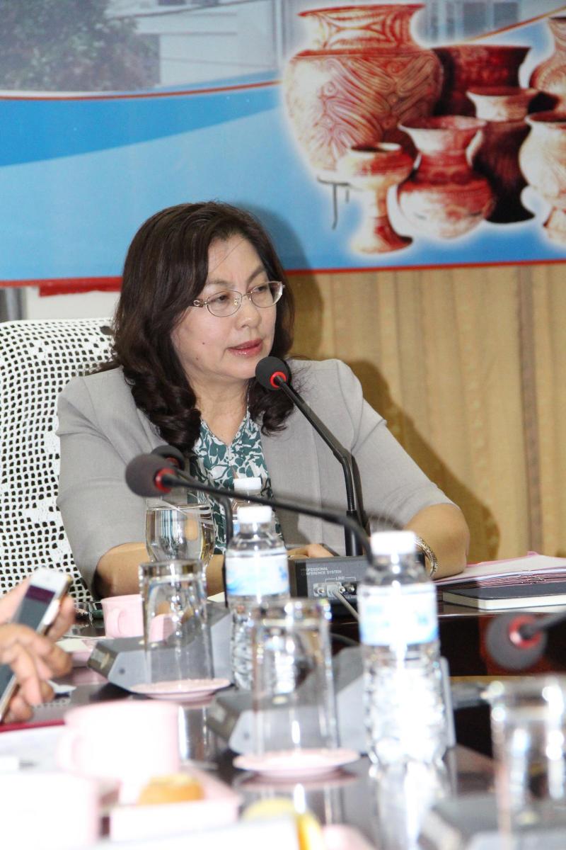 ภาพถ่าย ใช้ปุ่มลูกศร ซ้าย หรือ ขวา เลื่อนภาพถ่าย หรือปุ่มสามเหลี่ยมฉายภาพอัตโนมัติ  ถ้าต้องการบันทึกภาพ ใช้เมาส์คลิกขวาเลือกหัวข้อ  เป็นรูปภาพเป็น.. หรือ save as.. แสดงเต็มจอภาพ กุดปุ่ม F11 