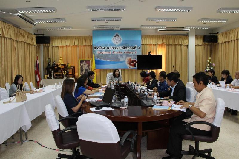 ภาพถ่าย ใช้ปุ่มลูกศร ซ้าย หรือ ขวา เลื่อนภาพถ่าย หรือปุ่มสามเหลี่ยมฉายภาพอัตโนมัติ  ถ้าต้องการบันทึกภาพ ใช้เมาส์คลิกขวาเลือกหัวข้อ  เป็นรูปภาพเป็น.. หรือ save as.. แสดงเต็มจอภาพ กุดปุ่ม F11 