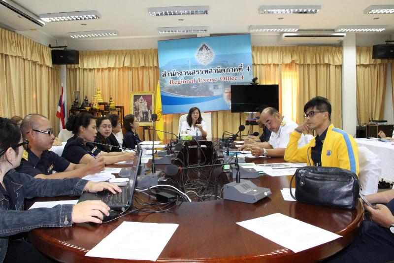 ภาพถ่าย ใช้ปุ่มลูกศร ซ้าย หรือ ขวา เลื่อนภาพถ่าย หรือปุ่มสามเหลี่ยมฉายภาพอัตโนมัติ  ถ้าต้องการบันทึกภาพ ใช้เมาส์คลิกขวาเลือกหัวข้อ  เป็นรูปภาพเป็น.. หรือ save as.. แสดงเต็มจอภาพ กุดปุ่ม F11 